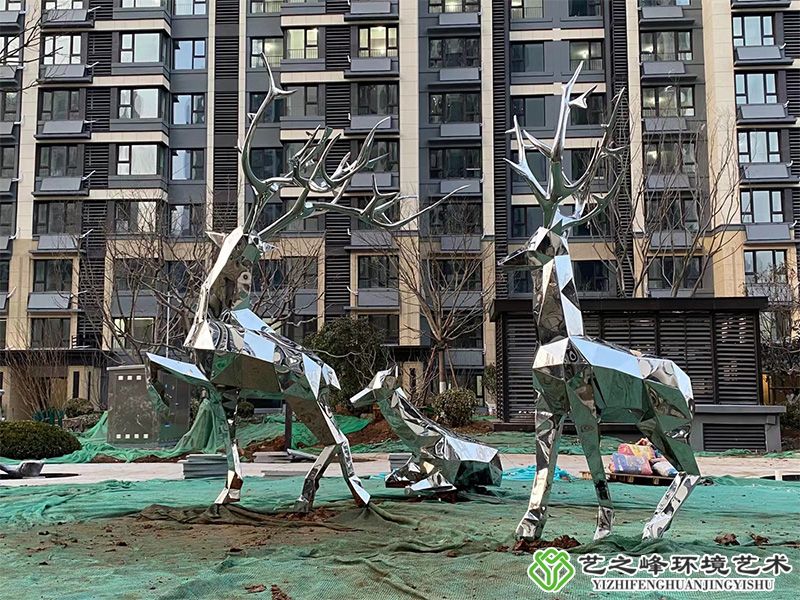 不锈钢雕塑在园林景观中的应用
